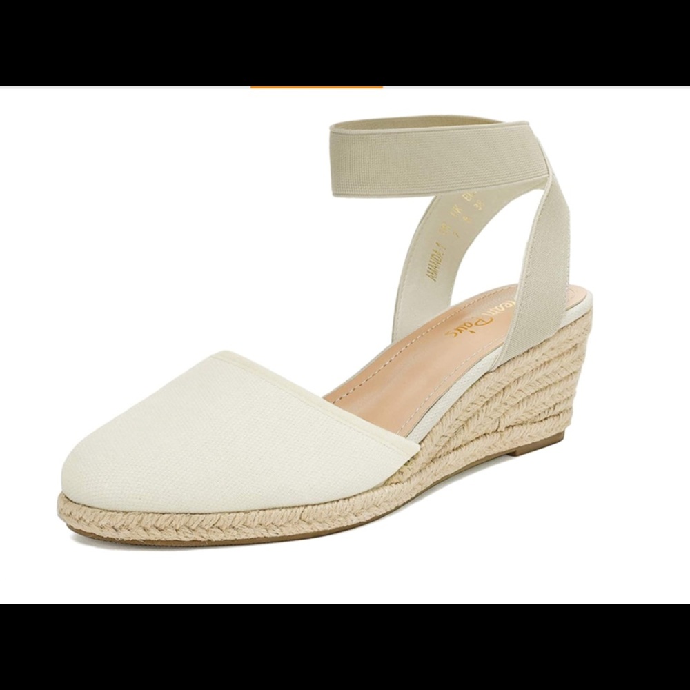 NWOT: DREAM PAIRS Cream Canvas Espadrille Wedges